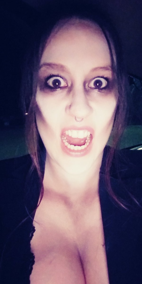 Mrs_JustInTime's tweet image. Feeling Spooky with @justntime2play 🖤💀👻🎃🕷