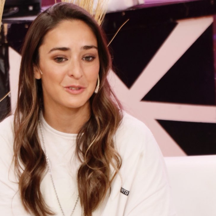 STO_programa's tweet image. “Yo quería sentirme libre, quería hacer lo que sentía, pero la sufrí muchísimo por lo que la sociedad te quiere imponer” cuenta @Macasanchezj sobre su experiencia de salir del closet #stolaprevia @americatv