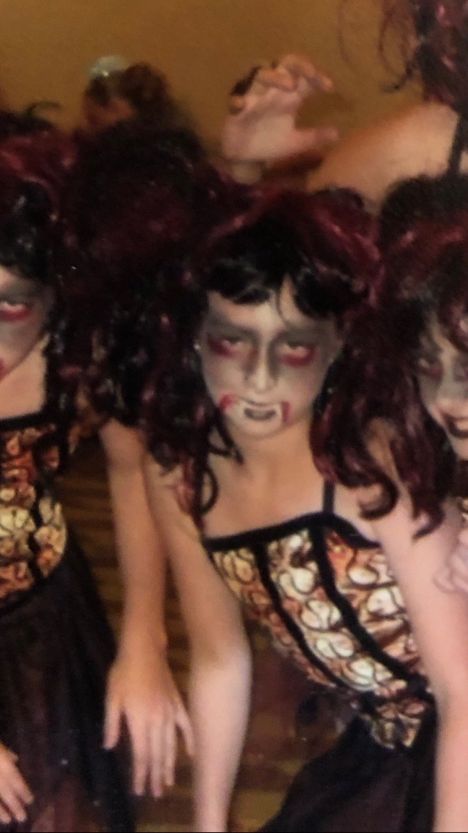 jordan_olson11's tweet photo. Then &amp; Now #spooky https://t.co/GYT7qCtNIE