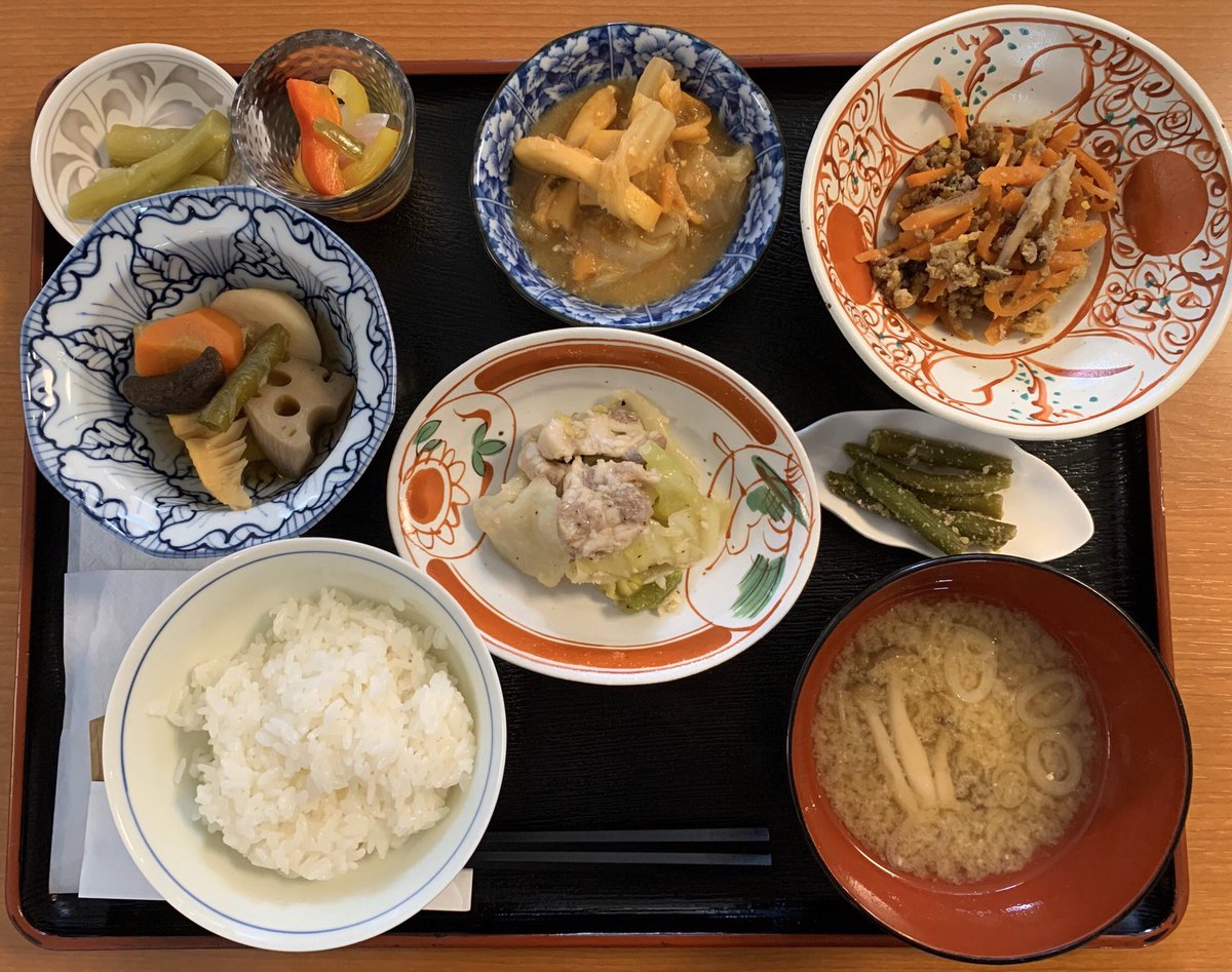 のにある A Twitter 本日のランチです 白菜とポークの炒め煮 肉そぼろと野菜の和え煮 イカと白菜の味噌炒め インゲン豆 のピーナツ和え ウドの酢味噌和え ピクルス 和の煮物です 味噌汁はあごだしです 旭川 ワークショップ ギャラリー カフェ のにある のにある A Twitter 本日のランチです 白菜とポークの炒め煮 肉そぼろと野菜の和え煮 イカと白菜の味噌炒め インゲン豆 のピーナツ和え ウドの酢味噌和え ピクルス 和の煮物です 味噌汁はあごだしです 旭川 ワークショップ ギャラリー カフェ のにある