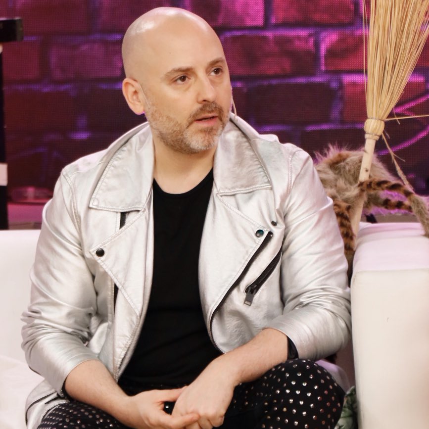 STO_programa's tweet image. [EL ROL DEL DIRECTOR] “Soy tranquilo, pero soy bastante claro y ser claro ordena la energía del otro” @muscarijoseok #stolaprevia @americatv