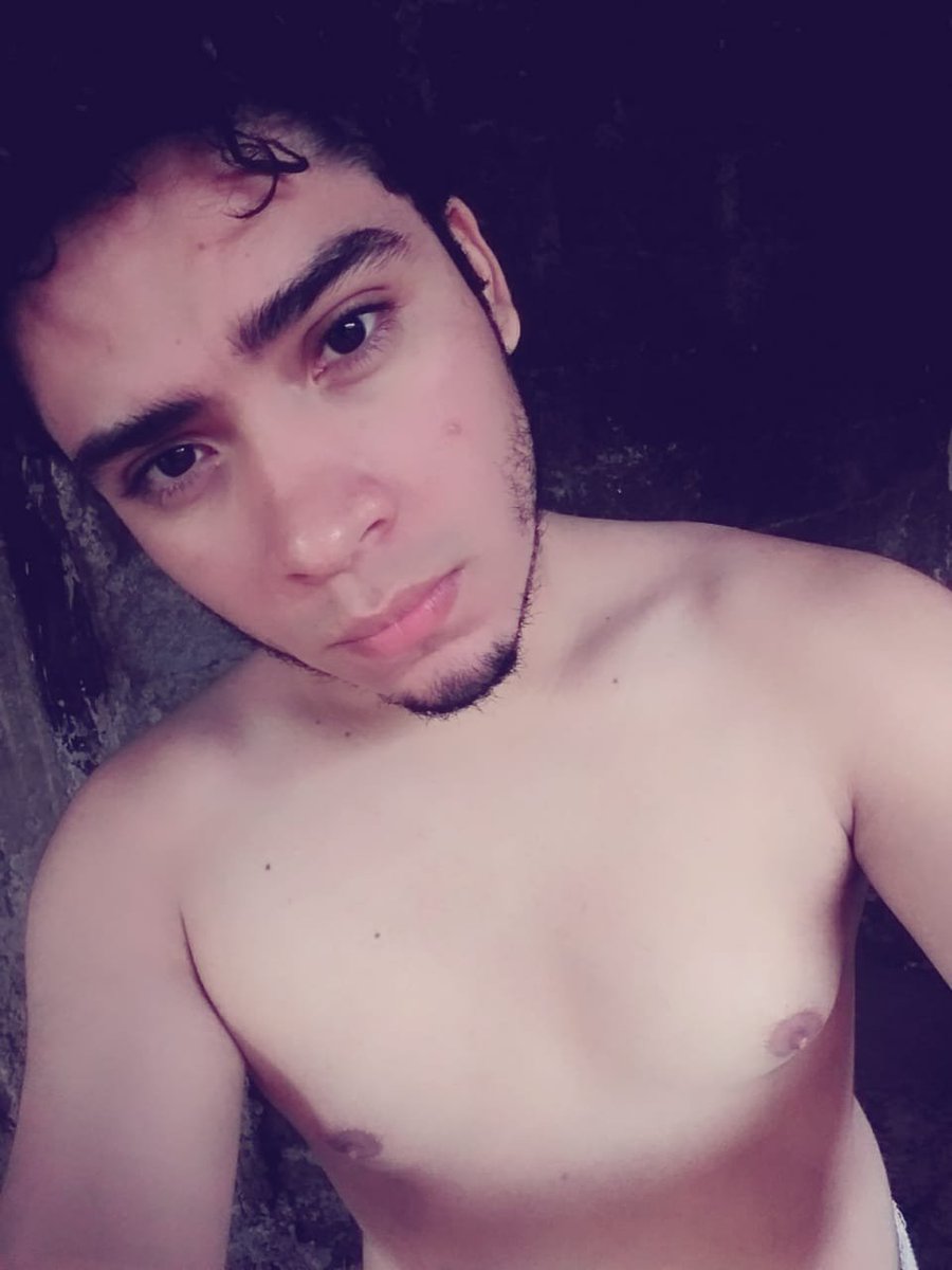 HeterosNic's tweet photo. Este niño tiene algo que me gusta pero no se que es, alguien tiene su pack...??? Y me lo pasa. Sale como @Chris21_oficial 

#Gay #Nicaragua #Managua #HeterosEngañados https://t.co/ggIR64CnMF