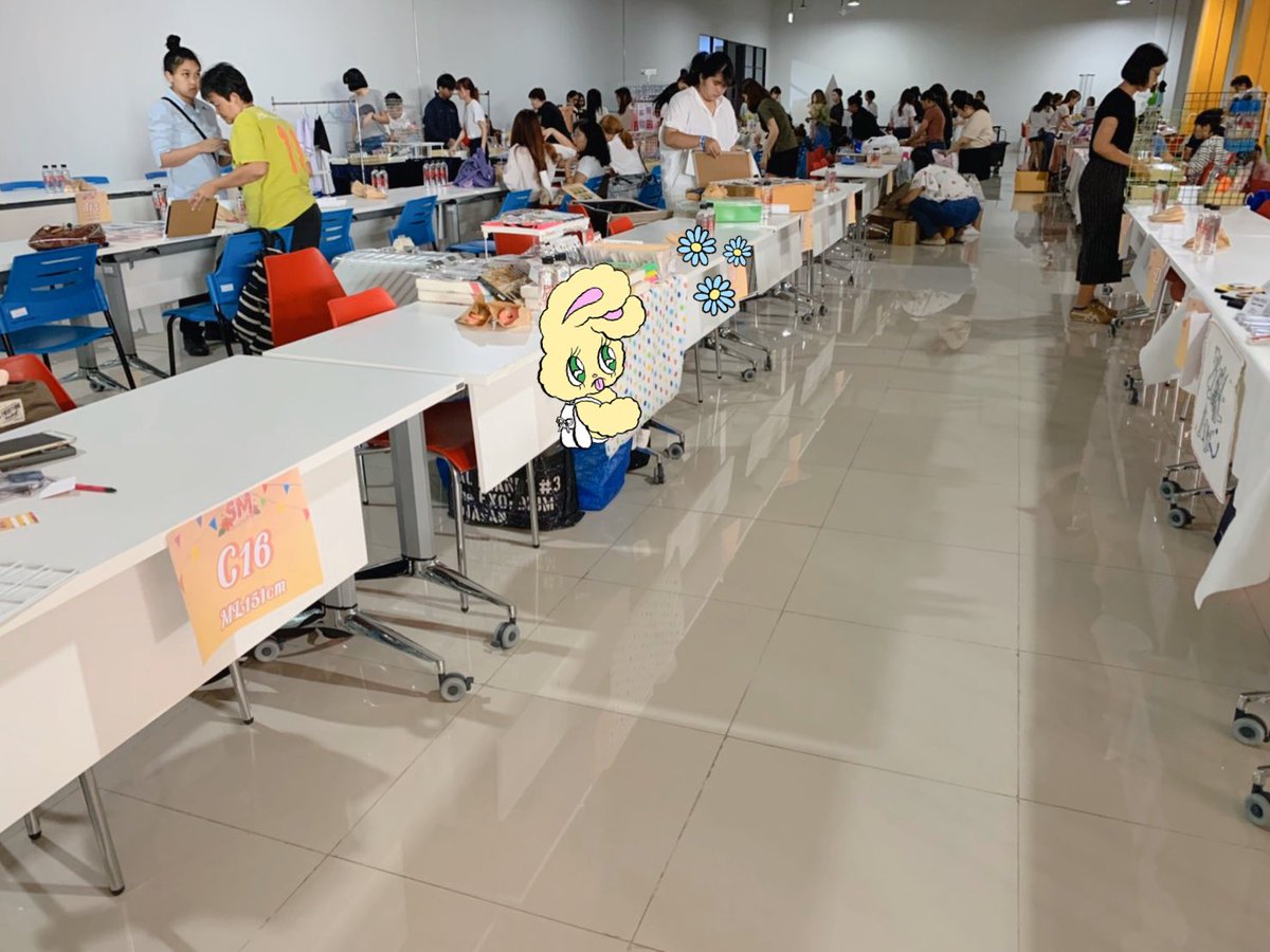 Thingsbox_'s tweet image. ถึงงาน #SMMARKETss3 เรียบร้อยค่า
บูธ C15 ผ้าปูสีขาวลายจุดนะคะ🌈💜💘