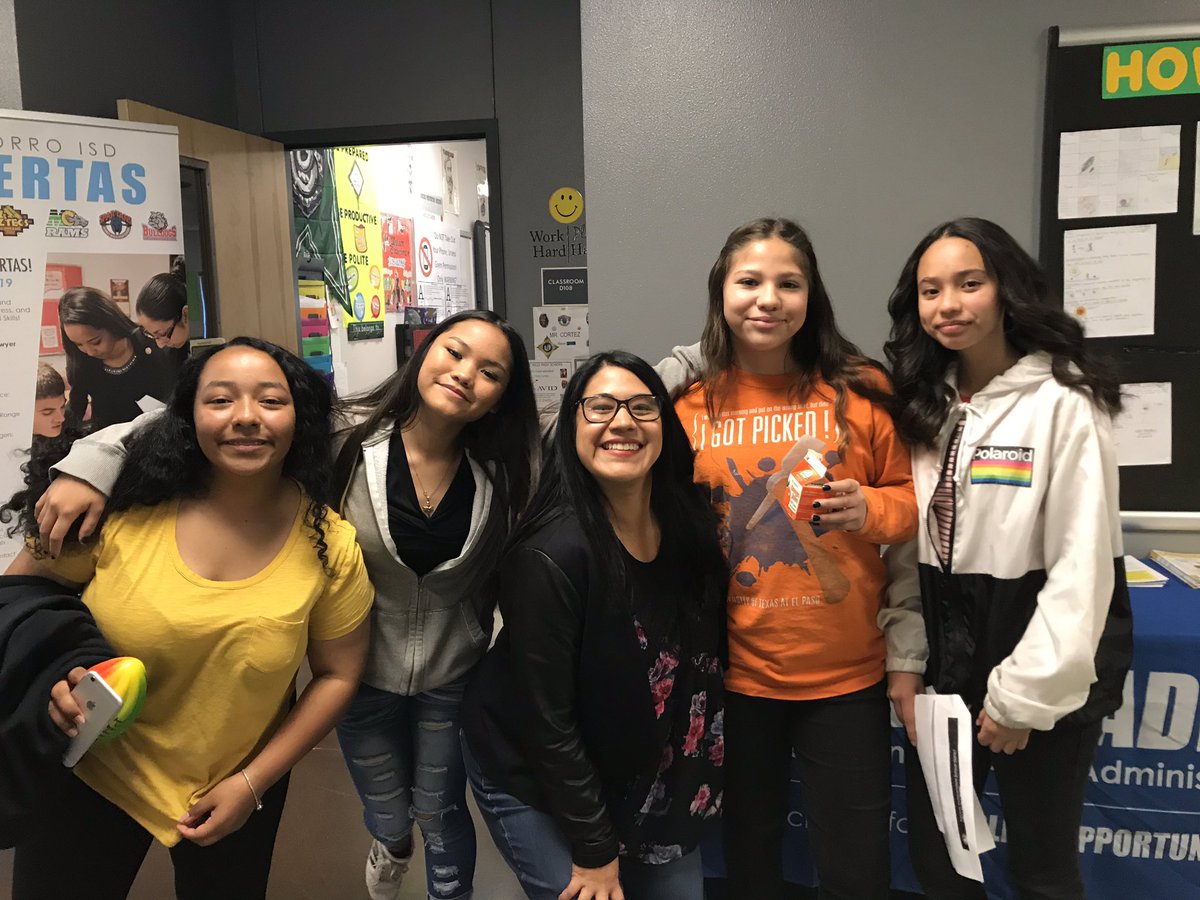 TalkGrind's tweet photo. Had a great time TALKing to SISD Middle School Scholars and their parents about High School Endorsements! ๐ฉโ๐๐จโ๐ #GrindTALK #TeamSISD #HB5 #makeyourpassionyourpaycheck ๐ฉโ๐ฌ๐ฉโ๐ซ๐ฉโ๐ณ๐จโ๐ง๐ฉโ๐๐จโโ๏ธ๐จโ๐๐ทโโ๏ธ๐ต๏ธโโ๏ธ๐ฉโ๐พ๐ฎ๐พโโ๏ธ#eptxmade @LibertasAHS @GThomas_SEC @borderplexjobs https://t.co/mpJZIHSYYB