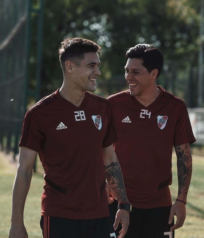 MartinezQuarta's tweet photo. Ojos bien chinos, sonrisa bien grande. https://t.co/MBlOSktiwv