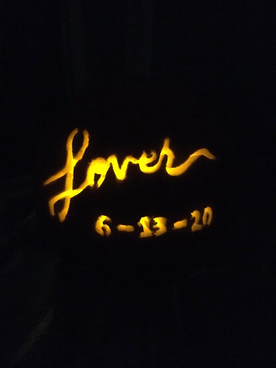 TSphilaPROPOSAL's tweet photo. 230 days until I marry my LOVER🎃🧡 @taylornation13 @taylorswift13 https://t.co/7vjFU56hEz