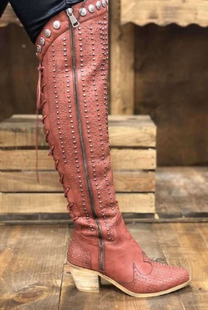 route46cc's tweet photo. @al_grace__ Girl we can get em😍 https://t.co/lDq8vD3Mzh