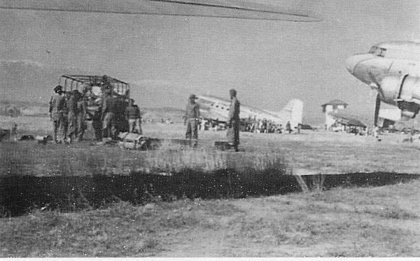  #2dayIn1947Dakotas landing troops at Srinagar Airfield : Oct 1947
