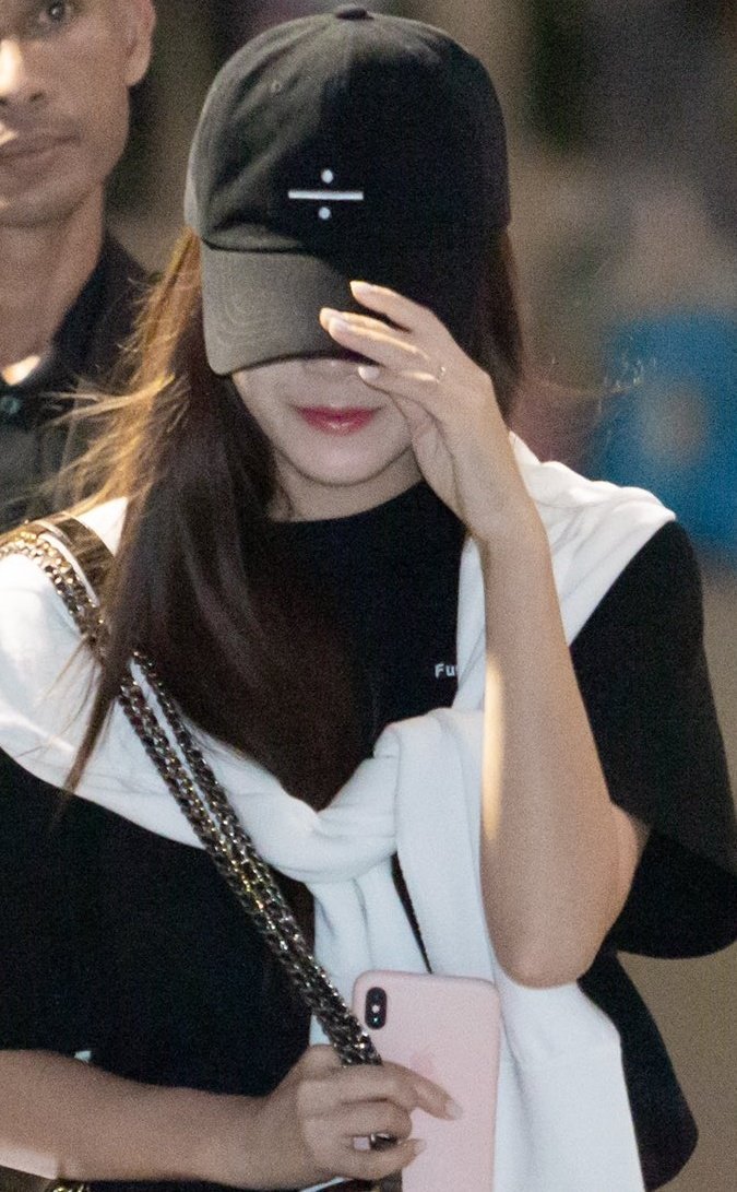 kwan9i's tweet photo. :ไหน เงยหน้าขึ้นมาให้ดูหน่อยสิที่รัก
:งืออ ไม่เอา~เค้าเพิ่งตื่น อย่าแกล้งเค้าา! https://t.co/yrFoVrS6y8