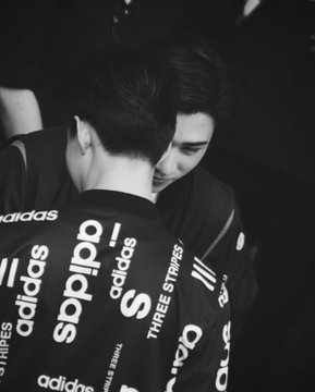 PSLove89802017's tweet photo. Even if you're not being together as long as your heart never fades away 🖤❤️

#OurLove4PS https://t.co/31D4u942h1