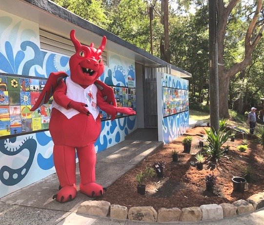 GraffitiDay's tweet image. Murals are a great way of preventing graffiti. Congratulations to the students from Blakehurst Public School, St Josephs Catholic Primary and Georges River Childcare Centres who helped create an amazing mural at Carss Park with help from Georges River Council. #Lovewherewelive