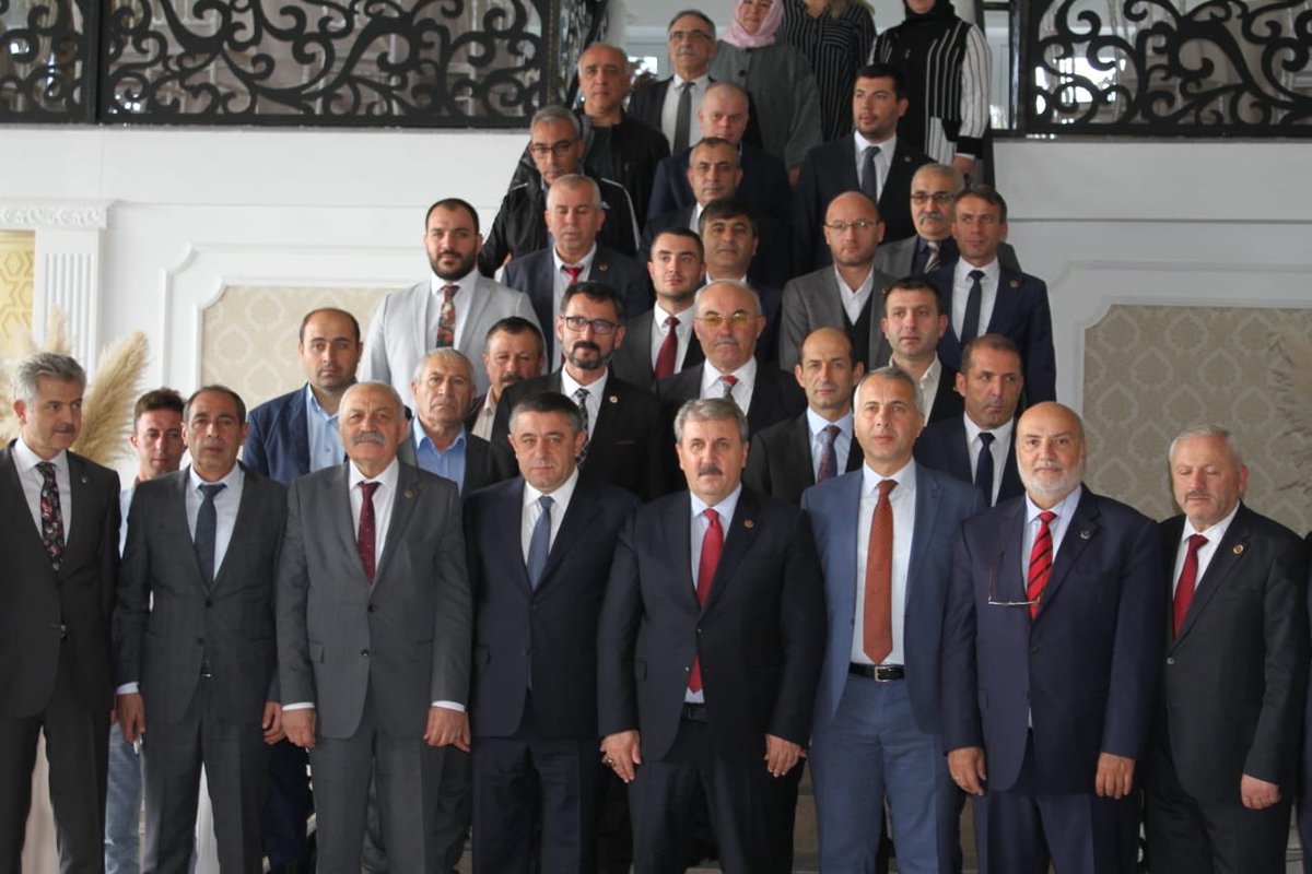 #BBP Belediye Başkanımız Turgut Babaoğlu'nun ev sahipliğinde Sakarya-#Hendek'te Belediye Başkanlarımızla "değerlendirme ve istişare" toplantısındayız.
Hayırlı olsun.