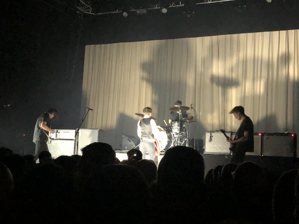 Maroufle316's tweet photo. Merci de nous faire vivre des moments comme ça ���@BandLastTrain ! Encore un concert au top🔥🔥🔥 ! 🤘❤️ 😘 https://t.co/mXyp8prh2T