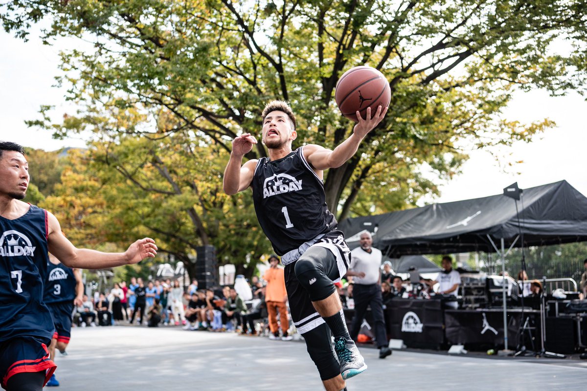 flymagazine's tweet photo. ALLDAY 2019 AUTUMN 
QUARTERFINAL GAME2
F’SQUAD 26🆚27 BLACKTOP

ALLDAY写真はNIKE SPORTS FINDERでチェック👉https://t.co/ZsCMfdvClN
@ALLDAYMAG #ジョーダン #JUMPMAN https://t.co/tgbYuhtg0n