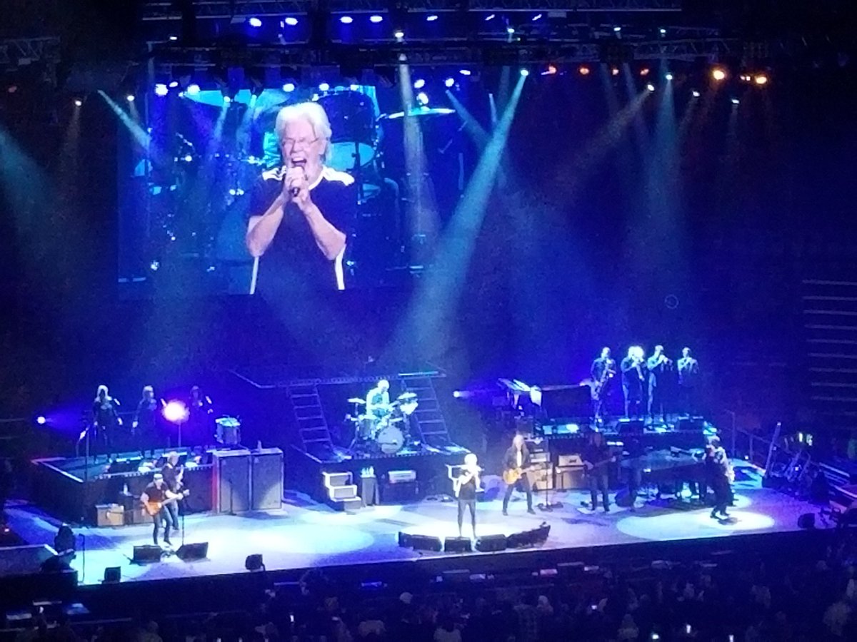 TweetyTea19's tweet photo. Spent a #rocknroll night with #BobSeeger and the Silver Bullet band @ScotiabankArena #Toronto https://t.co/jyHpwbdRb4