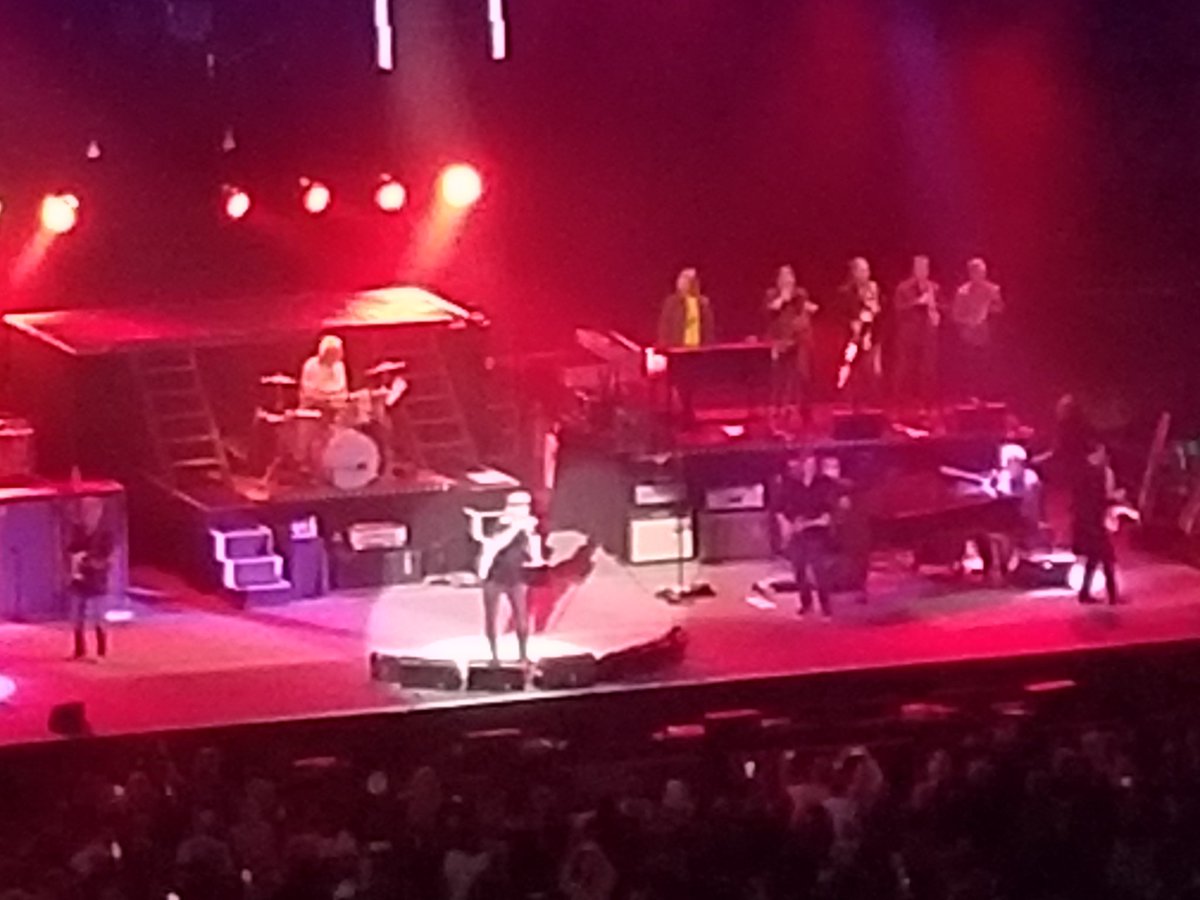 TweetyTea19's tweet photo. Spent a #rocknroll night with #BobSeeger and the Silver Bullet band @ScotiabankArena #Toronto https://t.co/jyHpwbdRb4