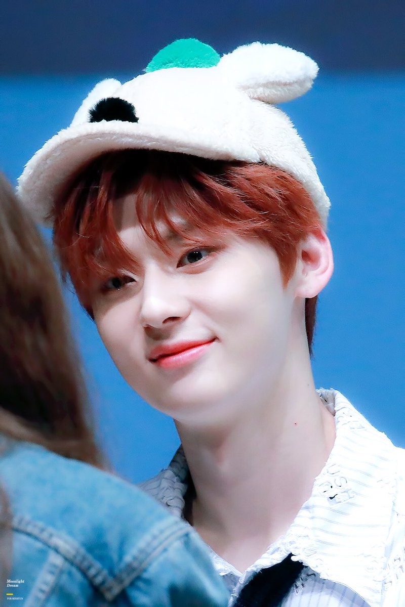 Dreamofyou_MH's tweet photo. 191026🦊💝 민현이 주려고 준비했던 모자 넘 귀여워서 눙물😭 #민현 #황민현 #MINHYUN #민현의꿈 https://t.co/JLlLrM80Ee