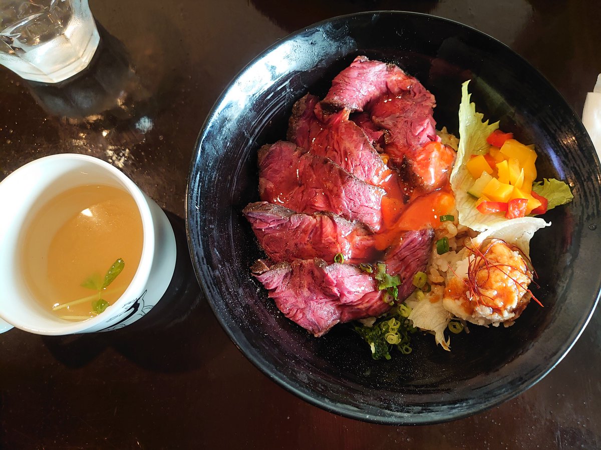 Shikino_aki's tweet photo. 肉を食らう！
#ローストビーフ丼 #buffalo29 https://t.co/3ZQnCTdGKI