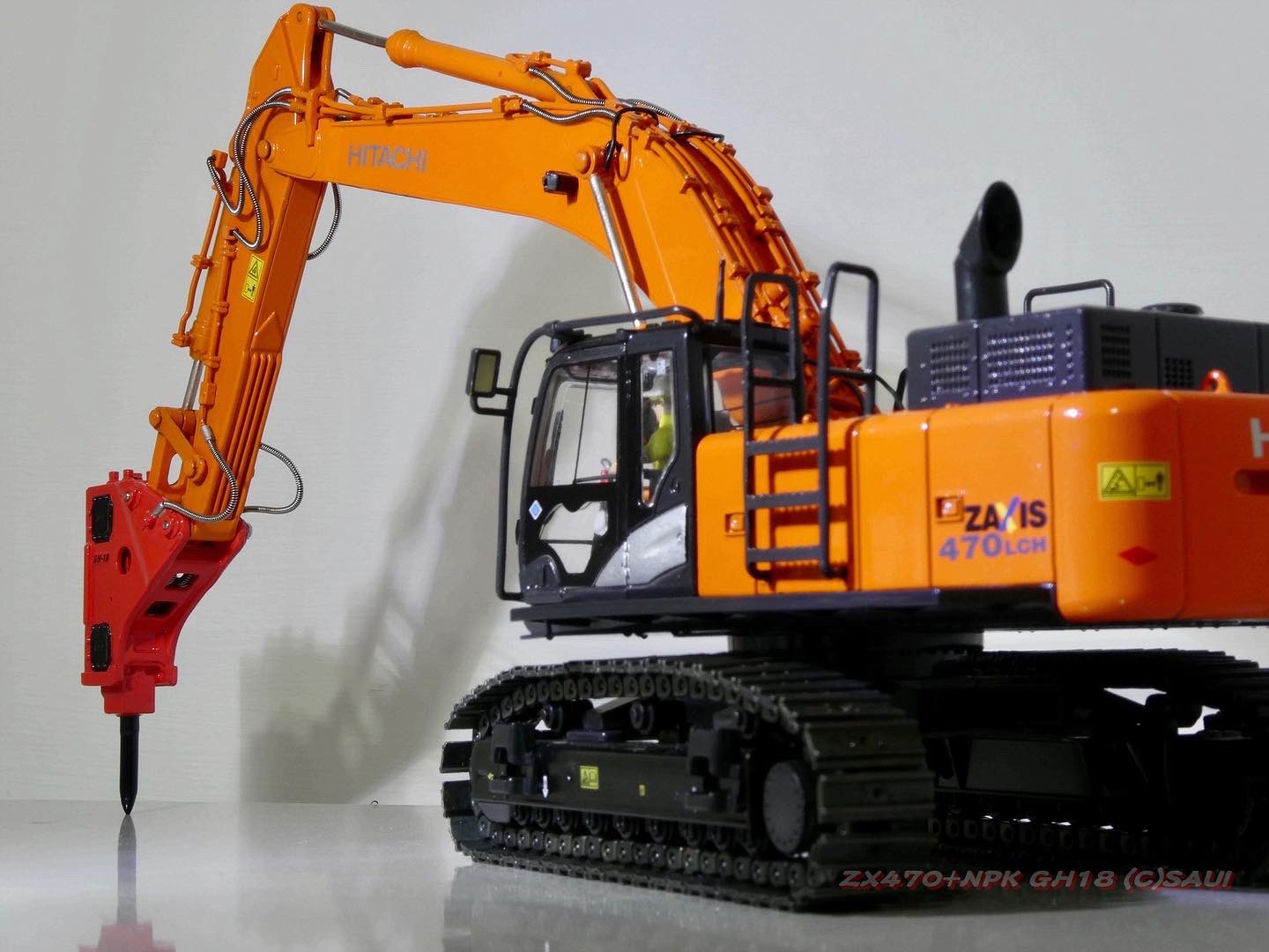 X 上的SAUI00：「Zaxis 470 + NPK GH18 #cat#コマツ#PC200#pc1600#油圧