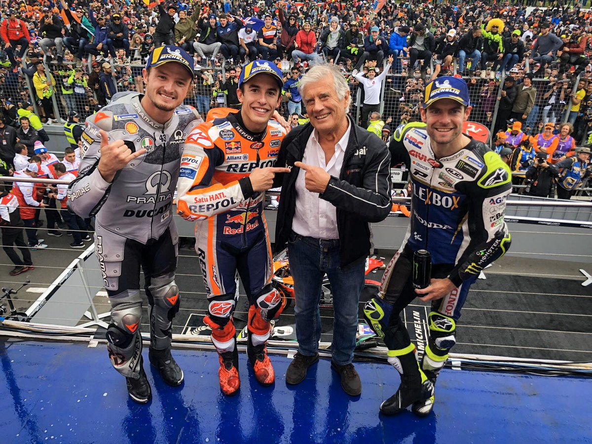 MotoGP's tweet image. Your #AustralianGP 🇦🇺 podium 🏁

🥇 @marcmarquez93 
🥈 @calcrutchlow
🥉 @jackmilleraus 

+ a very special guest 🤩 

#MotoGP