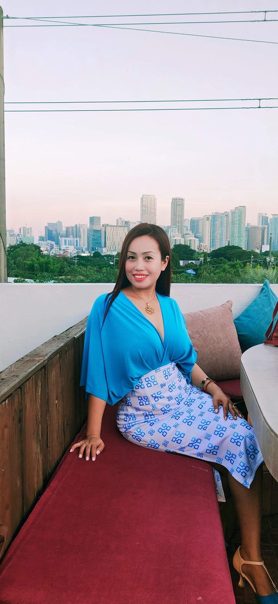 MrsG_MC's tweet photo. My own bespoke @nChainGlobal dress is a custom made fabric with Nchain logo printed like skirt. which is my own design😃 
@CalvinAyre @JGPI2017 @PixelWallet #BSV https://t.co/QRhrW3qw8e