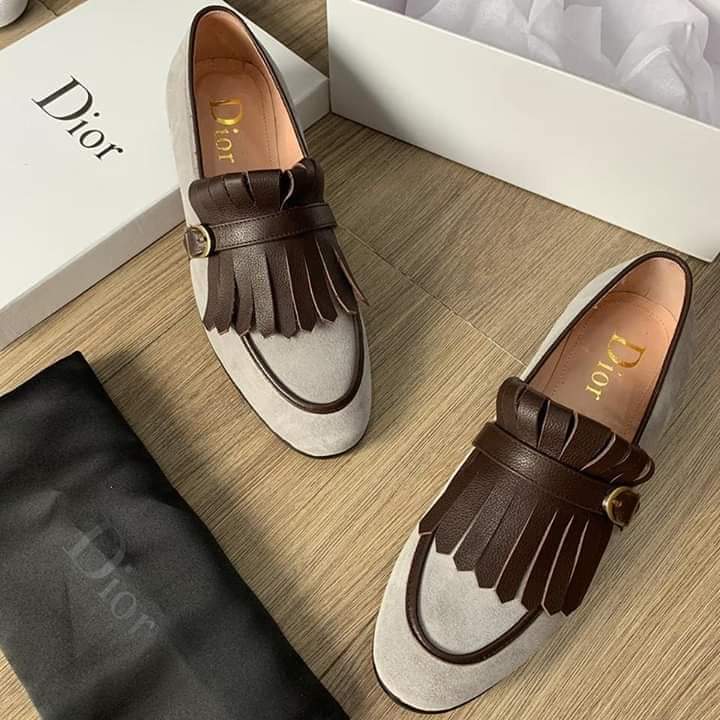 talk2real1's tweet photo. Whatsapp us for good n quality shoes 08038762744 https://t.co/GSm8M4yELQ