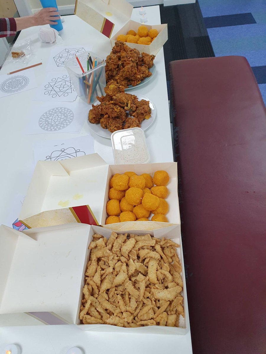 TranslationEmpr's tweet image. Happy Diwali from all us at Language Empire!  #diwali #celebration #festival #light