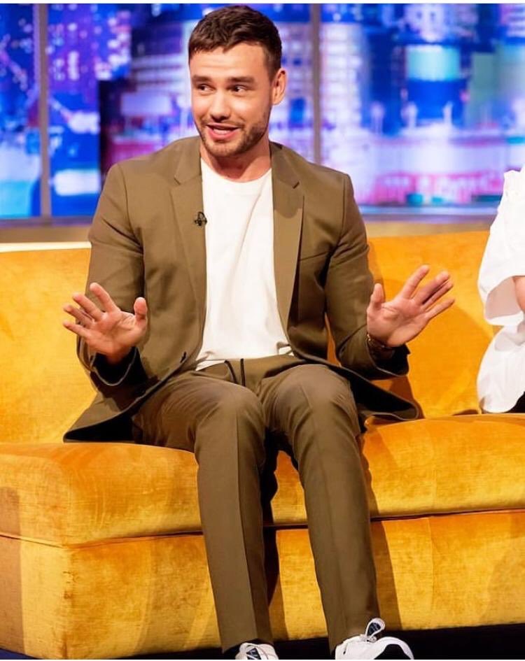 Ziam_Time's tweet photo. I love how the gp is falling in love with @LiamPayne the solo artist s’what my baby deserves! Generous, talented, smart, funny, kind, gorgeous the list goes on ... #lp1iscoming 🎶🥰🎶🥰🎶🥰

❤️JOIN OUR CLUB ❤️
plenty of room for real #liamstans #LiamNation #Lp1 #LiamsWolves https://t.co/GNTDDcvl67