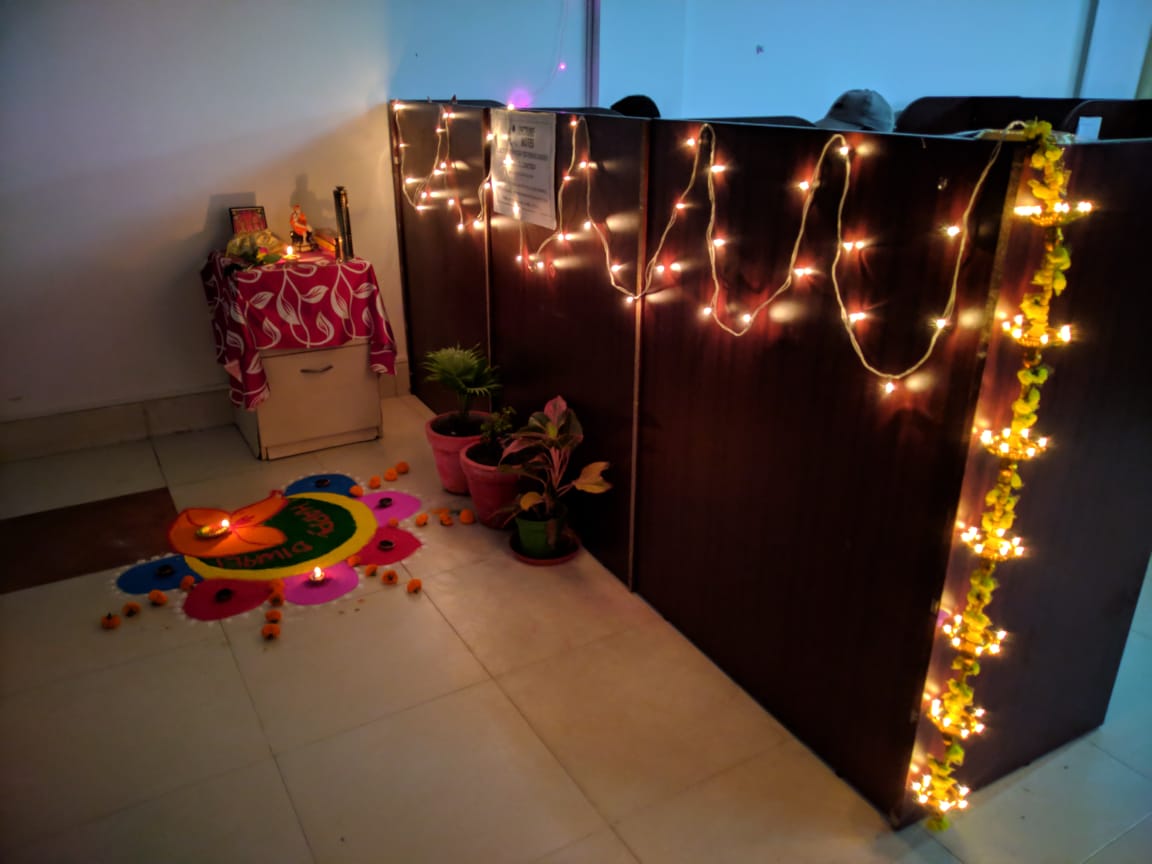 LLecturenotes's tweet image. We celebrated Diwali at our office. We made Rangoli, lightened the diyas and enjoyed the festival of lights. Wish you all a very happy and safe Diwali from all of us at LectureNotes.
