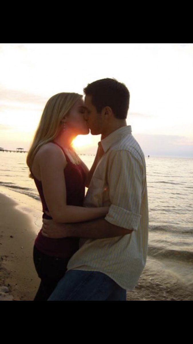 كيف حيكون حماس توأم الروح عند تركيب صوره مجهوله 🤔و فالاخير تطلع صورته ☺️ او صورتكم مع بعض 🥺او صورة تجمع ذكريات جميله لكم ❤️😭
و غير الحماس وقت تركيب البزل حيكون عندكم فالنهاية صوره جميله للذكرى

يمكن تنفيذ اي صوره، أهم شي يكون جوتها عالية، و برضو ممكن نضيف عبارات من اختياركم 😚