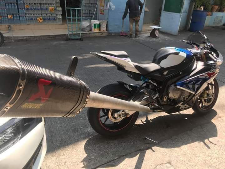 Tayotmore44's tweet photo. ท่อสูตรเพิ่มแรงม้า
#S1000RR https://t.co/jg7Woe0Skl