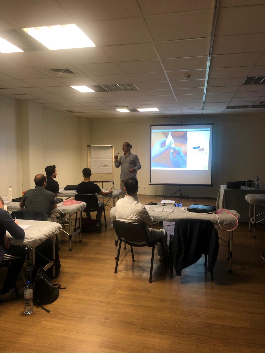 Jornada intensa de sábado en el primer seminario del curso #electrolisispercutanea en #Porto 🇵🇹 con nuestro partner MÁSTER SCIENCE LAB, impartido por los docentes <a href="/MinayaFran/">Fran Minaya</a> <a href="/MVClinic/">MVClinic Institute</a> y #MarceloPereira <a href="/Fisioon_saude/">Fisioon</a> #tendon 

¡Mucho interés de los compañeros portugueses!