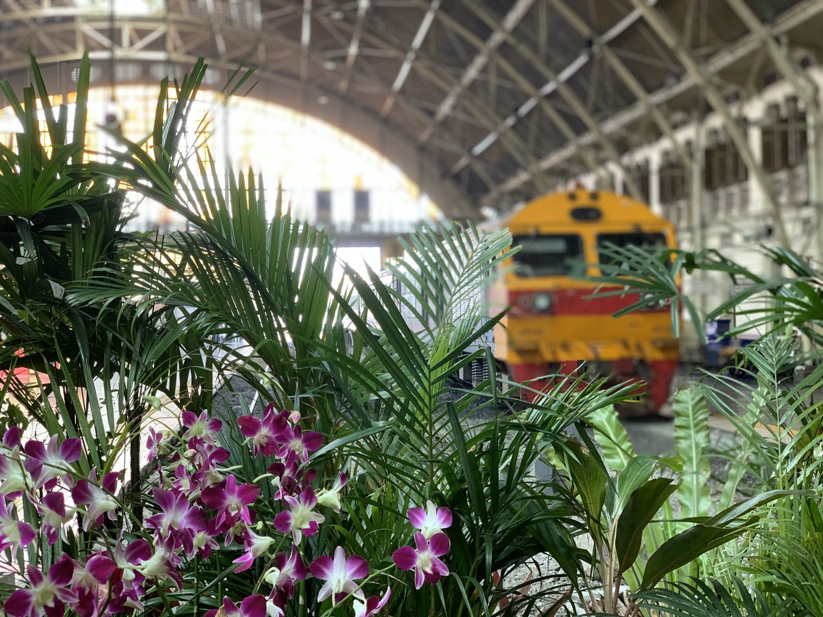 We were only 1 hour 45 minutes late at Bangkok Hua Lamphong. It was enough to take photos of this beautiful train station. Don’t you think these old train stations have a strong character of their own? &ndash; bei  สถานีรถไฟกรุงเทพ (หัวลำโพง) Bangkok Railway Station SRT1001