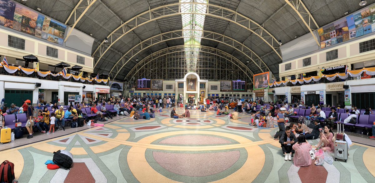 At the waiting concourse, people sit on chairs and on the ground. The sides are lined with shops and ticket counters. There are couple of coffee shops but they do not sell anything exciting. WARNING: Vegetarians – Please drop dead!