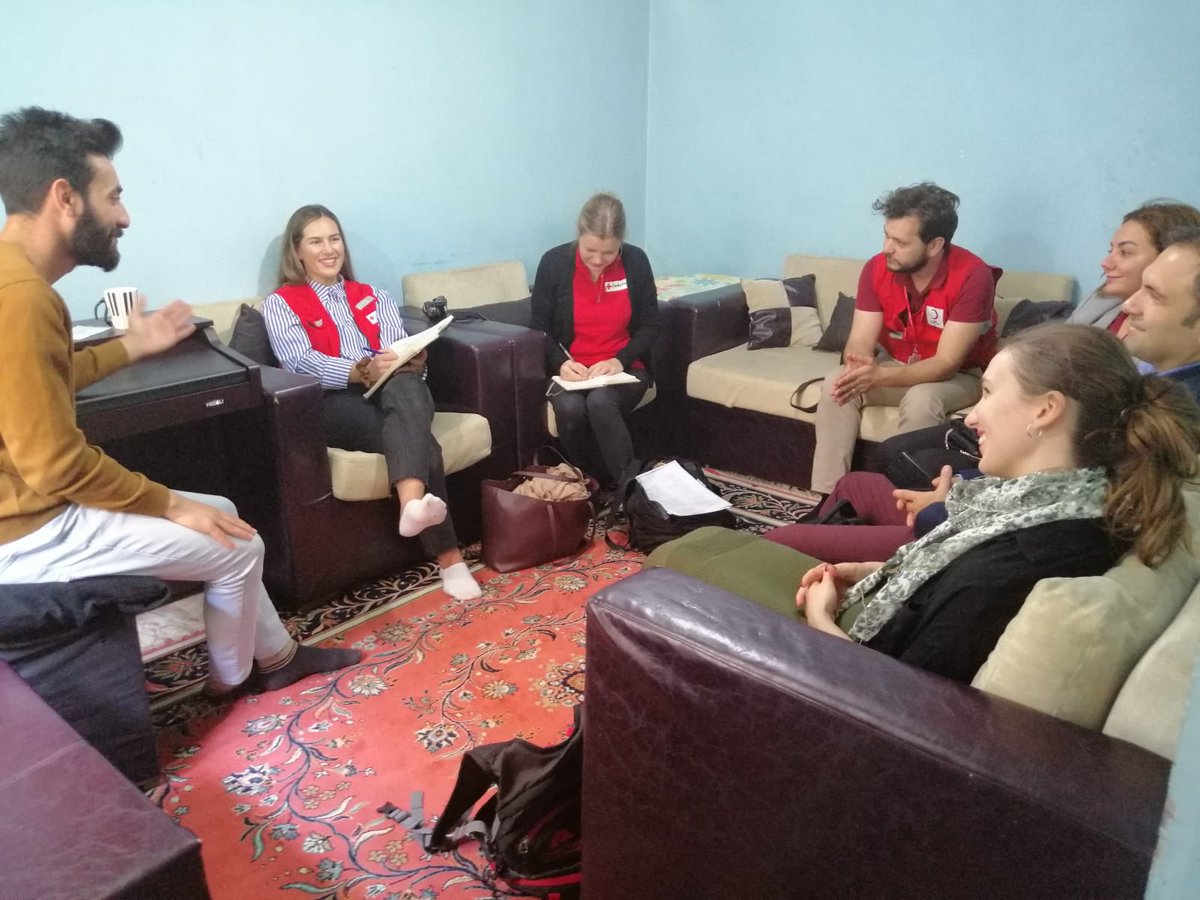 Norveç Kızılhaçı İletişim Ekibi ve <a href="/Kizilay/">Türk Kızılay</a> Toplum Merkezleri İletişim Takımı bir araya gelerek,Bursa Toplum Merkezimizi ziyaret etti. Norveç Kızılhaçı İletişim Ekibi,Toplum Merkezi faaliyetlerimiz hakkında bilgi alarak, yararlanıcılarımız ve gönüllülerimiz ile röportajlar yaptı.