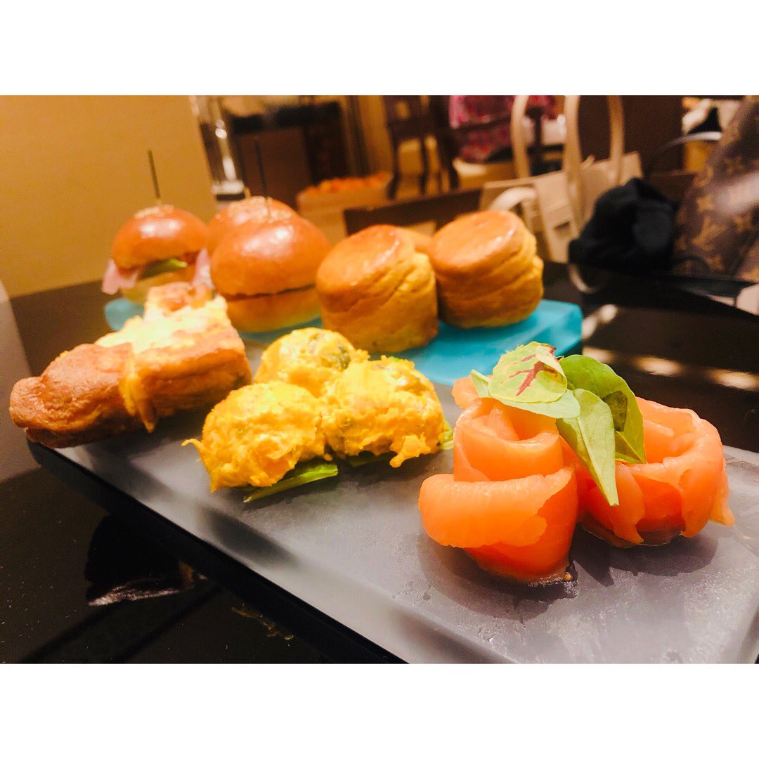____yukit's tweet image. #happyhalloween 🎃

#halloween #halloweenmenu #afternoontea #hyattregency #hyattregencyafternoontea #ホテルビュッフェ #アフタヌーンティー #teatime #tokyocafe #ハロウィンスイーツ #ハロウィンパーティー 
#コスメコンシェルジュ #東大 #東大女子#女医stagram #ダイビング女子