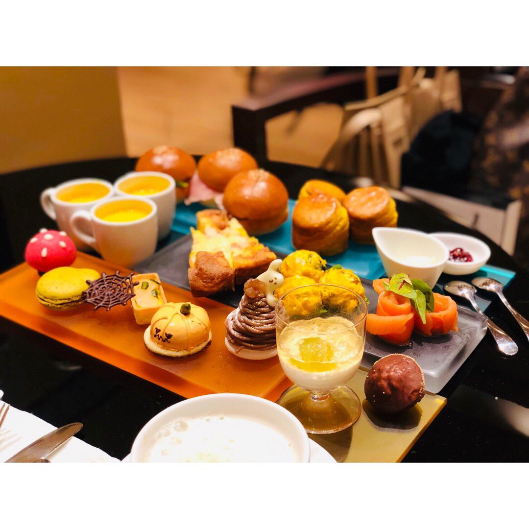 ____yukit's tweet image. #happyhalloween 🎃

#halloween #halloweenmenu #afternoontea #hyattregency #hyattregencyafternoontea #ホテルビュッフェ #アフタヌーンティー #teatime #tokyocafe #ハロウィンスイーツ #ハロウィンパーティー 
#コスメコンシェルジュ #東大 #東大女子#女医stagram #ダイビング女子