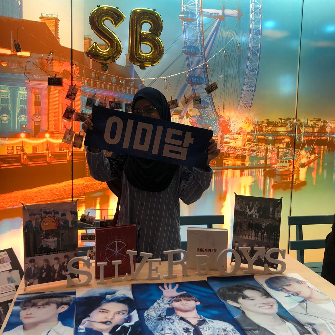 myshaeraa's tweet photo. Thank you for the great event! i was there for 2 hours and completely exhausted anyways i had so much fun!! #BloomWithMidam #MeetAtTheEnd @MY_silverboys @MYLEEMIDAM https://t.co/iGeSBIzCEM