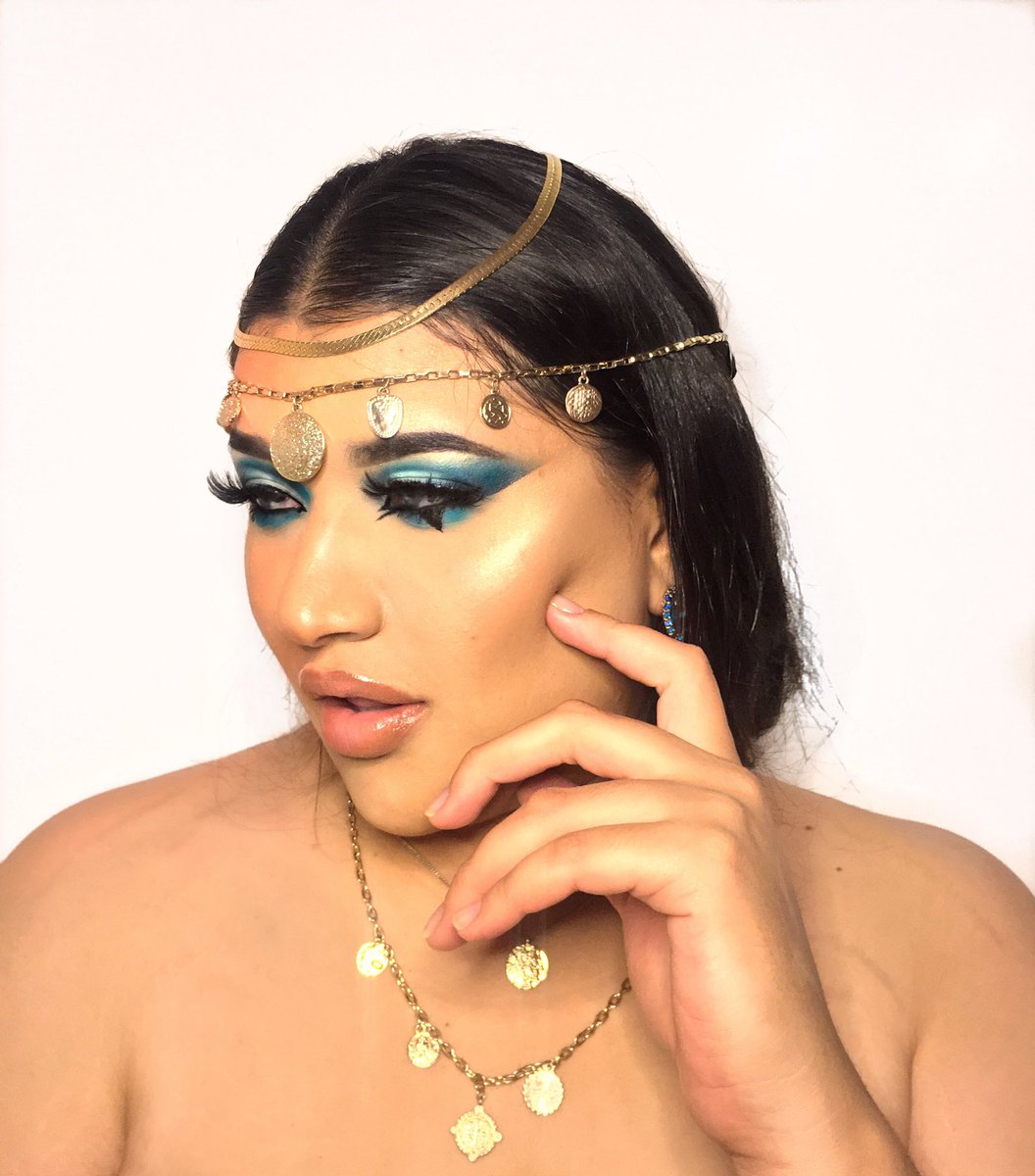 natc_makeup's tweet photo. 🧿C L E O P A T R A💎 
@MorpheBrushes  #35bpallet 
7th Halloween Makeup 
.
#halloween #halloweenmakeup #undiscovered_muas #undiscoveredmakeupartist #undiscoveredmua #worldwidemua #morphebabes #morphe #cleopatra #cleopatramakeup https://t.co/x4IPagKvEe