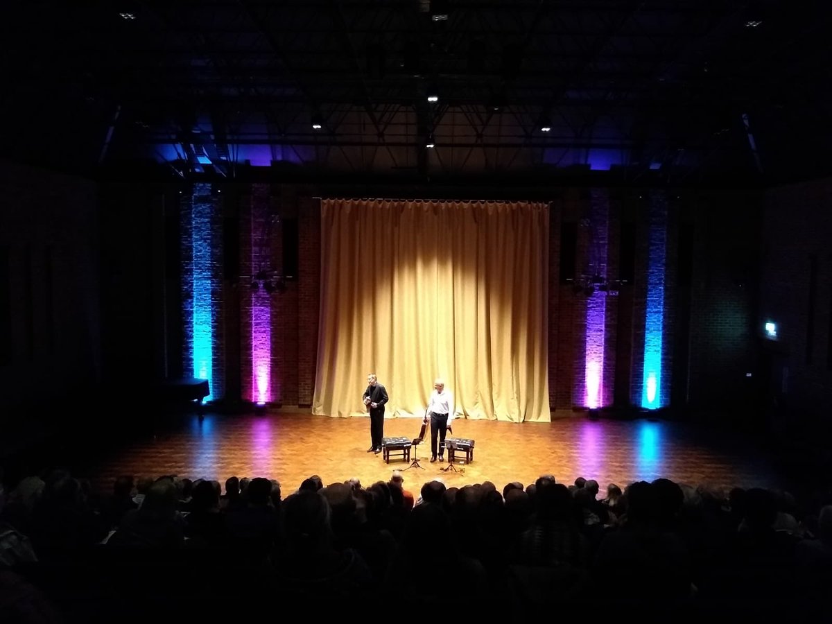 Huge thank you to <a href="/SCGSGuitar/">Southampton CGS</a> and <a href="/TurnerSims/">Turner Sims</a> for last nights concert ... great venue and people 🙏👏👍
#ClassicalMusic #classicalguitar #guitarduo #duoguitar #mompou #brahms #scarlatti #poulenc #castelnuovo-tedesco
