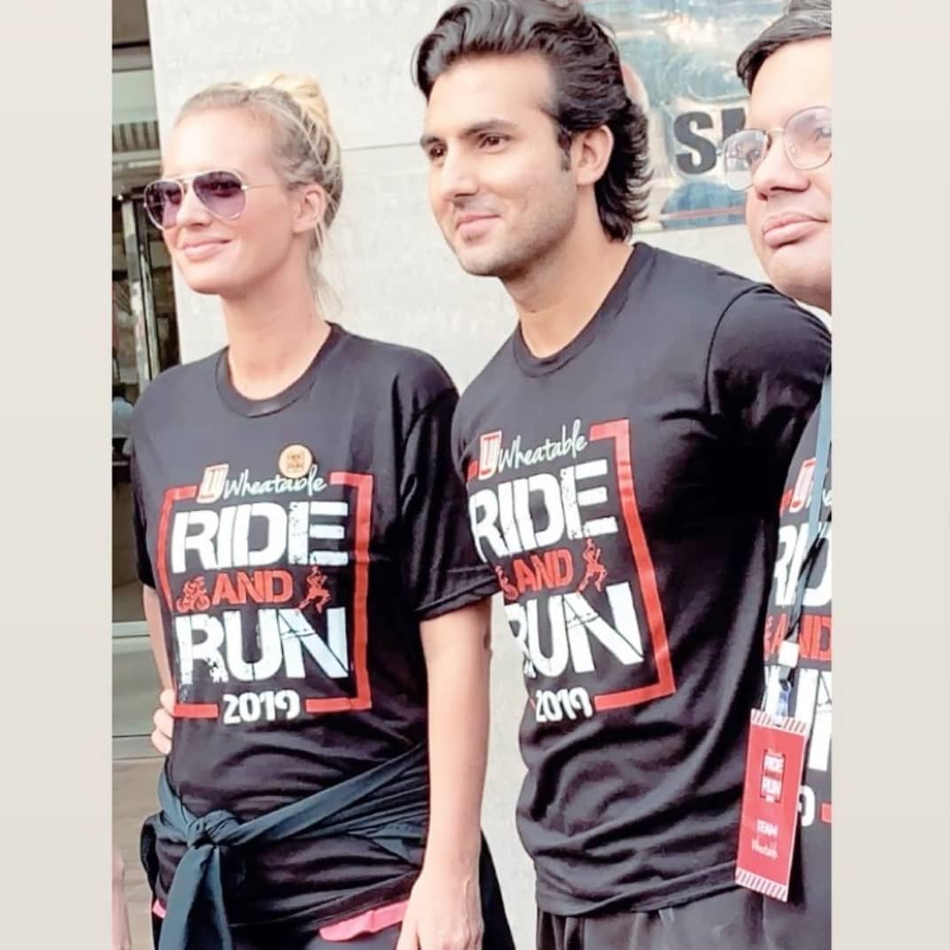 Fatimag77273775's tweet photo. @iamShaniera and @ShahrozSabzwari spotted earlier today morning at @wheatablepk #RideandRun2019 cycling and running session at @dolmenmall #Karachi #healthylifestyle #SayNotoSingleUsePlastic #Pakistan #meidabuzz #blog_safa https://t.co/m0lPt5c2i7