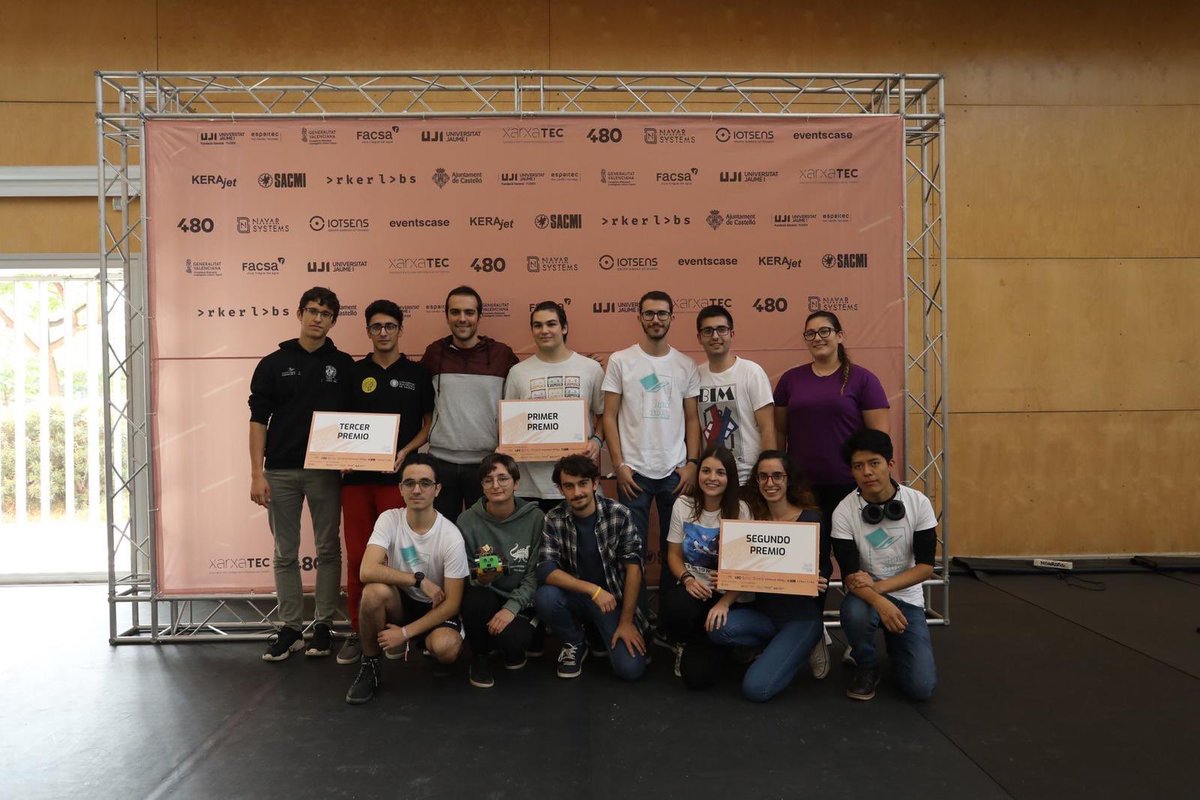 NayarSystems's tweet image. ¡¡Enhorabuena a los premiados!! Así como a todos los participantes de #HackathonCS19. 👏🏼👏🏼👏🏼 Deseando organizar una nueva edición 🙌🏼 #NayarSystems #maketheordinaryextraordinary #talento #innovación #SmartCities #IoT #hackers