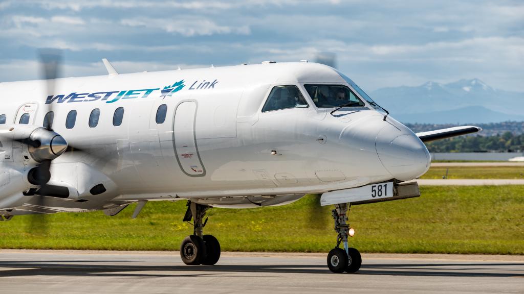 WestJet's tweet photo. This morning our inaugural #WestJetLink flight between Cranbrook, B.C. and Vancouver departs. This new service will be offered daily, giving our guests better connectivity within our larger network. https://t.co/kc95C8cTka
Photo via @adrianyyc ✈️ https://t.co/kMNNk0Jq5m