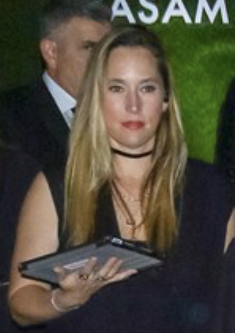 EventProbs's tweet image. Fanny pack, iPad, flat boots, look of disenchantment... #EventPlannerProblems