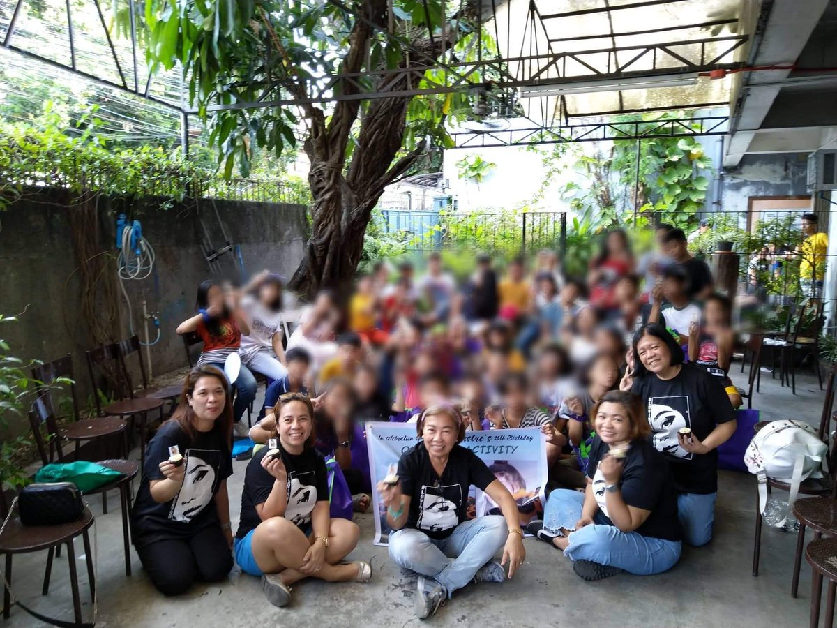 fangirleomma's tweet photo. From JDnHart (Nerie &amp; Ate Jen @jennie18521102) and JaDineMumshies (@cespascual @map_annie
@bhinge7205 @Cynthia101964 @lovekosijadine) @GeminiRitza and @jdnlights_cel , again.. Thank you sooooo much. May God bless you a hundred more times.

#LovingNadineAt26 
#RoadToNADINEs26th https://t.co/EWfGDdyW2q