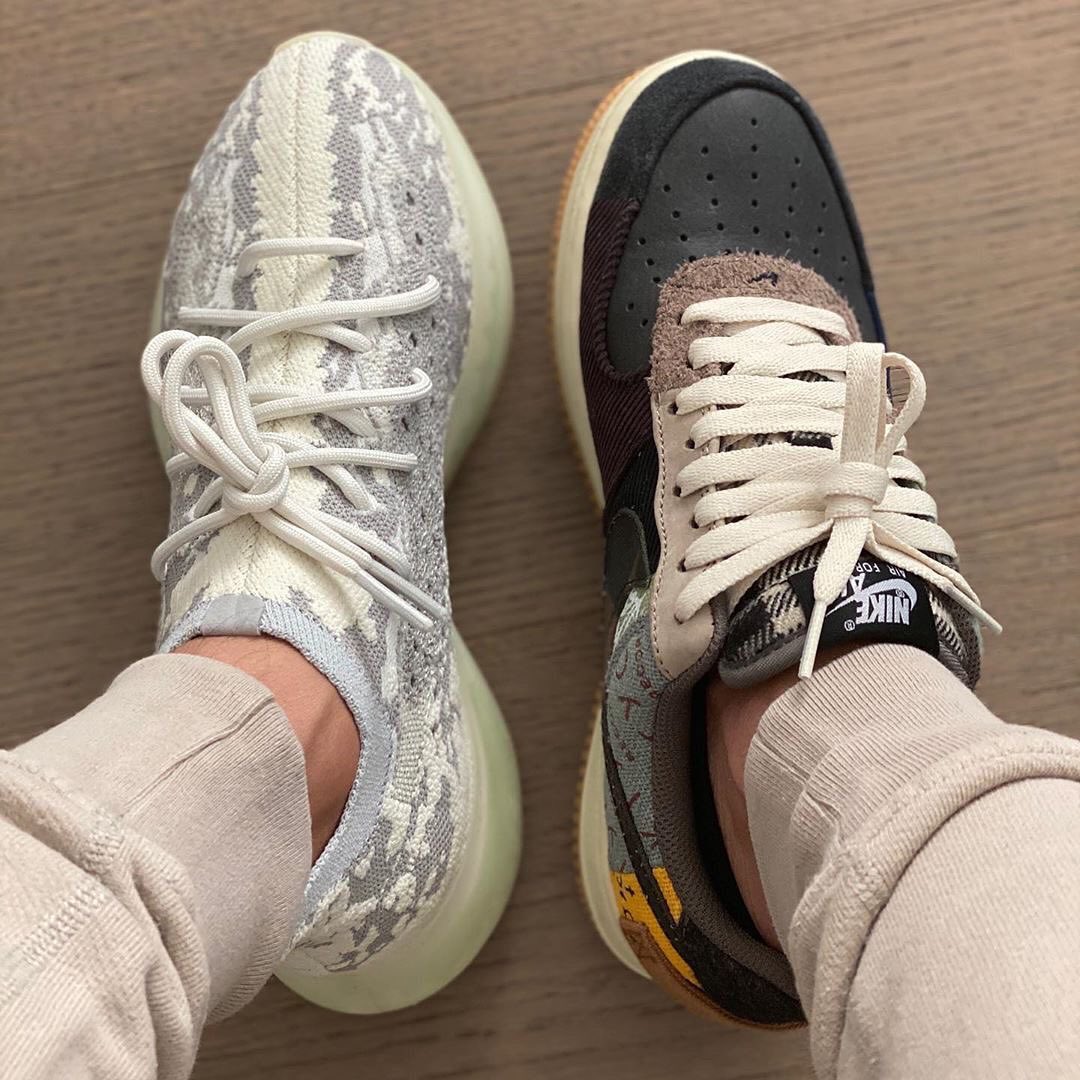 ComplexSneakers's tweet photo. New Ye or New Trav?
📸: @Yankeekicks https://t.co/oUkfYbKZWx