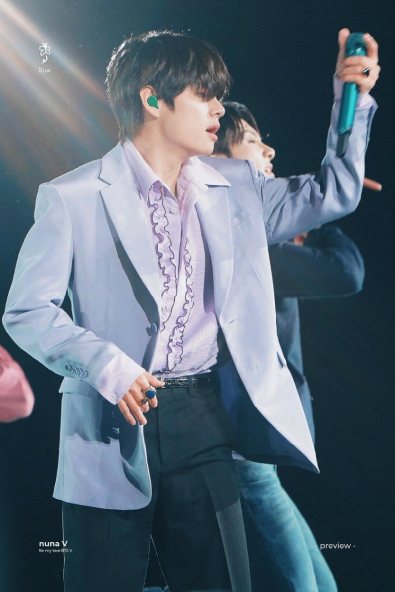 _nuna_V's tweet photo. [PREVIEW] 191027 SYS tour - FINAL
💜💜💜
#태형 #뷔 #방탄소년단뷔 #V #BTSV #TAEHYUNG @BTS_twt https://t.co/TqxGkiONwx
