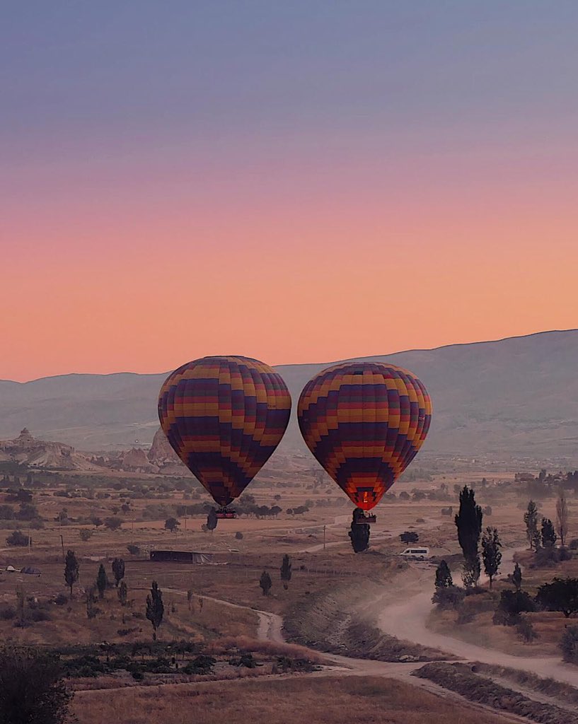 PayLater mau bagi-bagi kupon total senilai 2.5 juta untuk jalan-jalan 5 orang!🏝

Caranya gampang:
1. Follow <a href="/traveloka/">Traveloka Indonesia</a>
2. RT &amp; LIKE
3. Reply kamu mau liburan ke mana kalau menang GA ini pakai PayLater
4. Pakai hashtag #SekarangMomennya sebanyak-banyaknya

Ditunggu sampai besok☺️