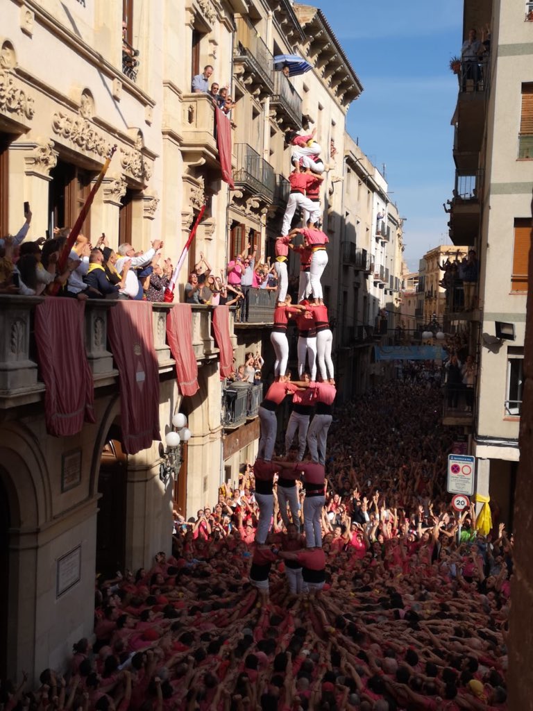 collavella's tweet image. Per primera vegada en tota la història dels castells hem carregat el 3d9 net. 
📸 J.Millàs 
#castellers #adncollavella