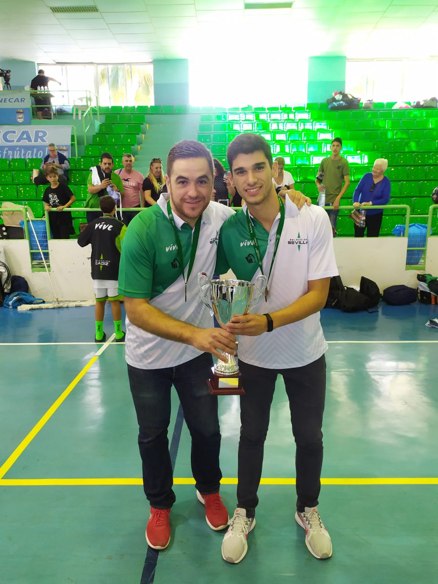 ENORMES <a href="/JesusRico97/">Jesus Rico</a> y <a href="/RafaRufian46/">Rafa Rufian</a>.
Campeones de Andalucía de Selecciones Provinciales con <a href="/SevillaFaB/">FAB Sevilla</a> .
La #familiaCBQ está orgullosa de vuestro trabajo y vuestro logro.
¡ENHORABUENA! 🥇🏀🔝 
<a href="/aytoguadaira/">Alcalá de Guadaíra</a> <a href="/LaVozdeAlcala_/">La Voz de Alcalá</a> <a href="/ahoraalcala/">AhoraAlcalá</a> <a href="/Alcalamegusta/">Alcalamegusta</a> <a href="/blogalcala/">Blog de Alcalá</a> <a href="/radioguadaira/">Radio Guadaíra Oficial</a>